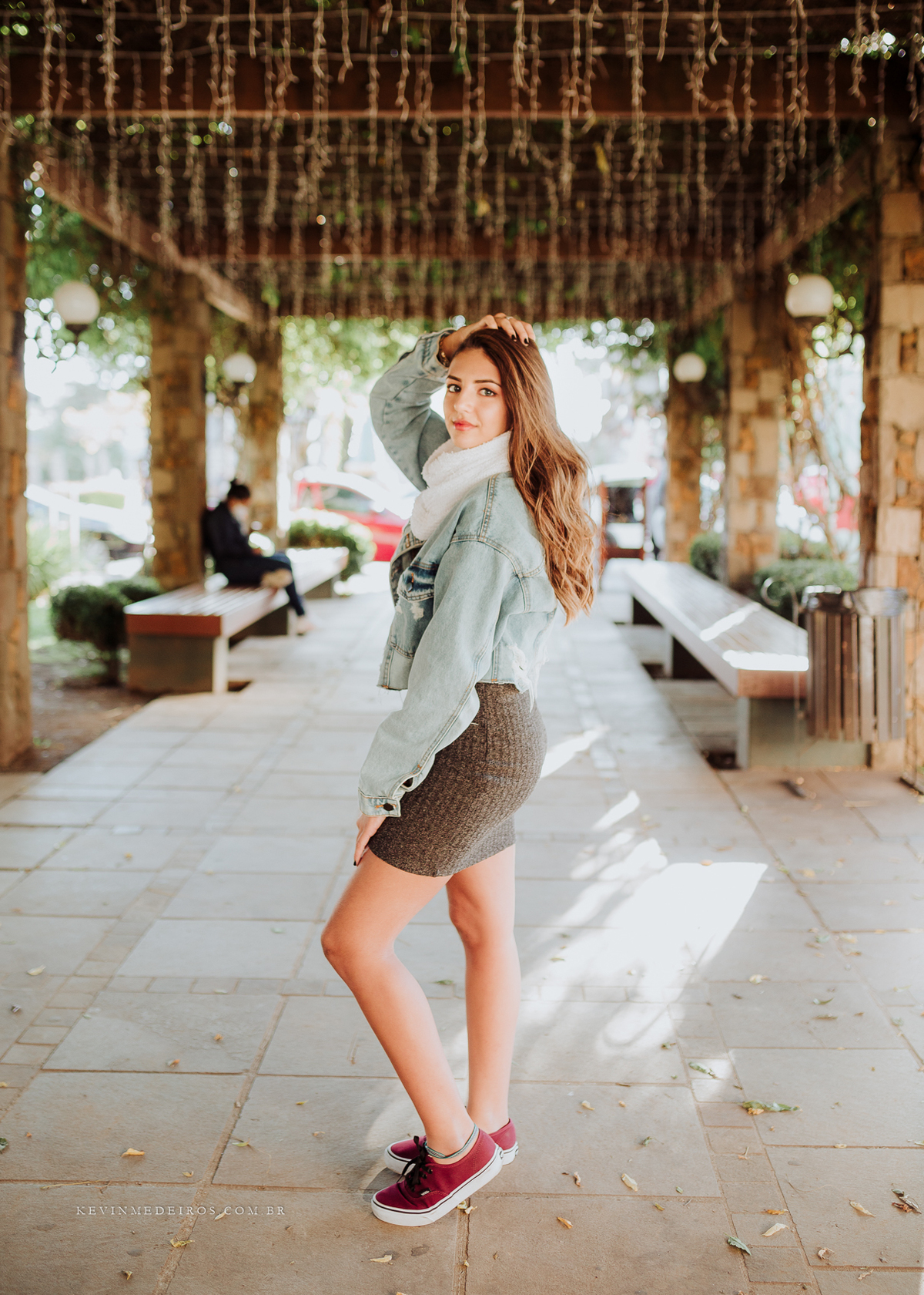 Ensaio externo debutante 15 anos da Maria Clara em Gramado serra gaúcha largo da borges rua coberta por Kevin Medeiros fotógrafo de Porto Alegre, canoas RS