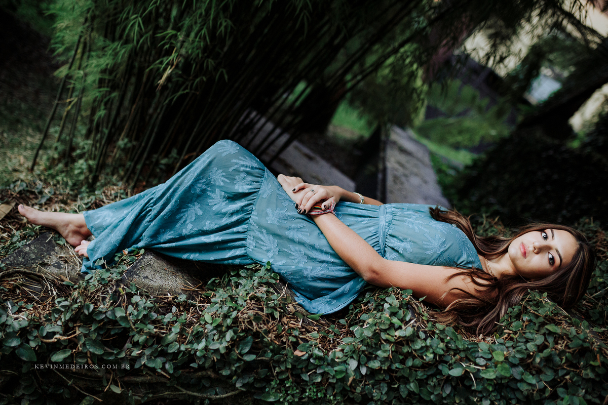 Ensaio externo debutante 15 anos da Maria Clara em Gramado serra gaúcha largo da borges rua coberta por Kevin Medeiros fotógrafo de Porto Alegre, canoas RS