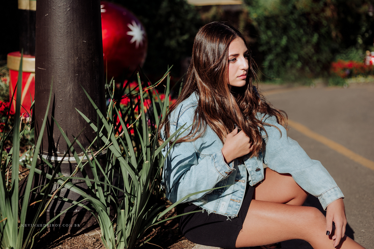Ensaio externo debutante 15 anos da Maria Clara em Gramado serra gaúcha largo da borges rua coberta por Kevin Medeiros fotógrafo de Porto Alegre, canoas RS
