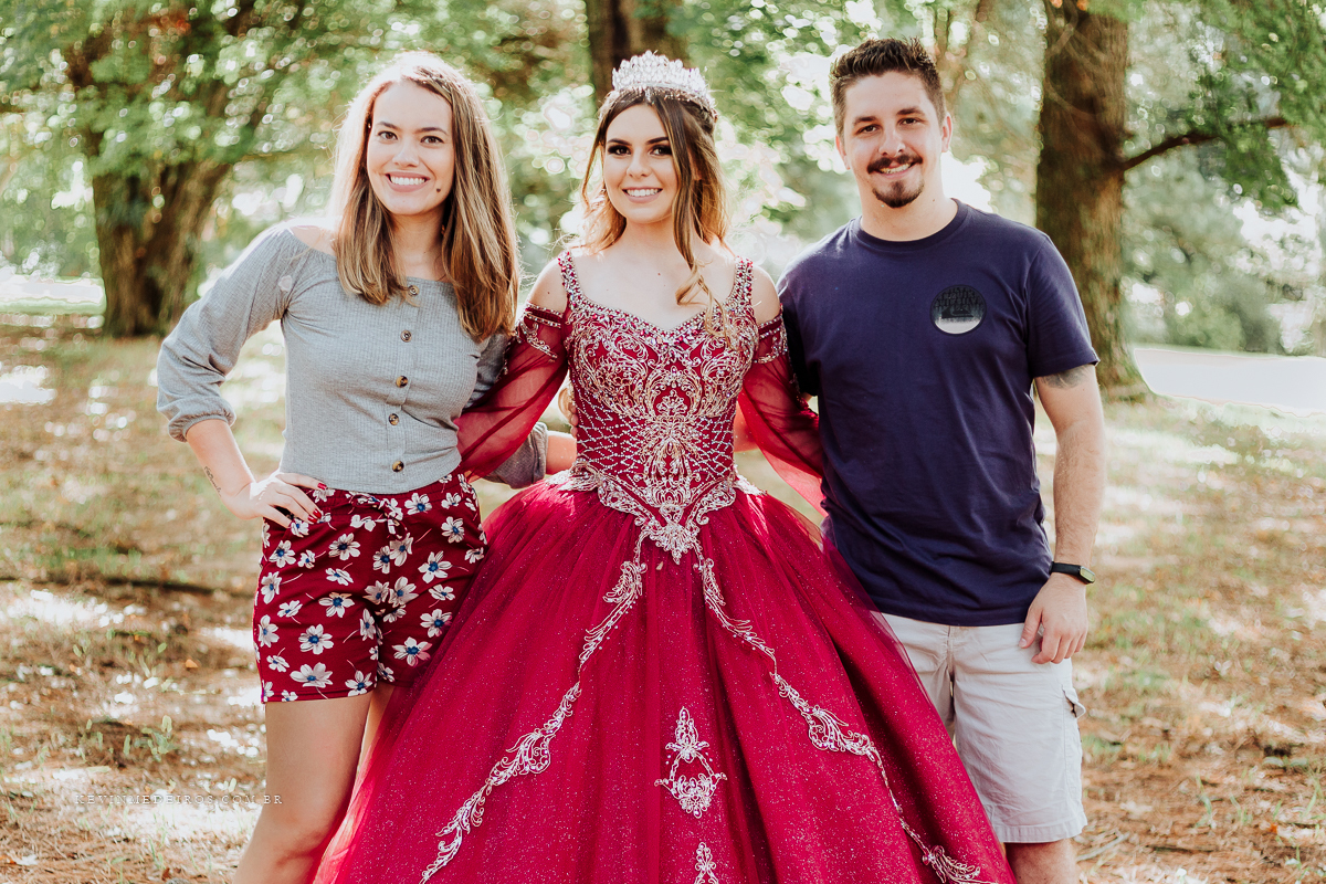 Ensaio debutante 15 anos cinderelas giovanni cabelereiros belle lopes medeiros vinícola laurentia barra do ribeiro kevin medeiros fotografo canoas rs