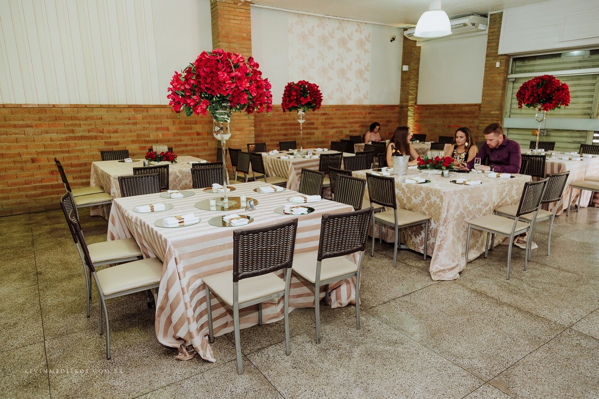 Decoração de recepção de formatura no Italian Grill em Direito PUCRS por Kevin Medeiros fotógrafo de Canoas, Porto Alegre e região RS