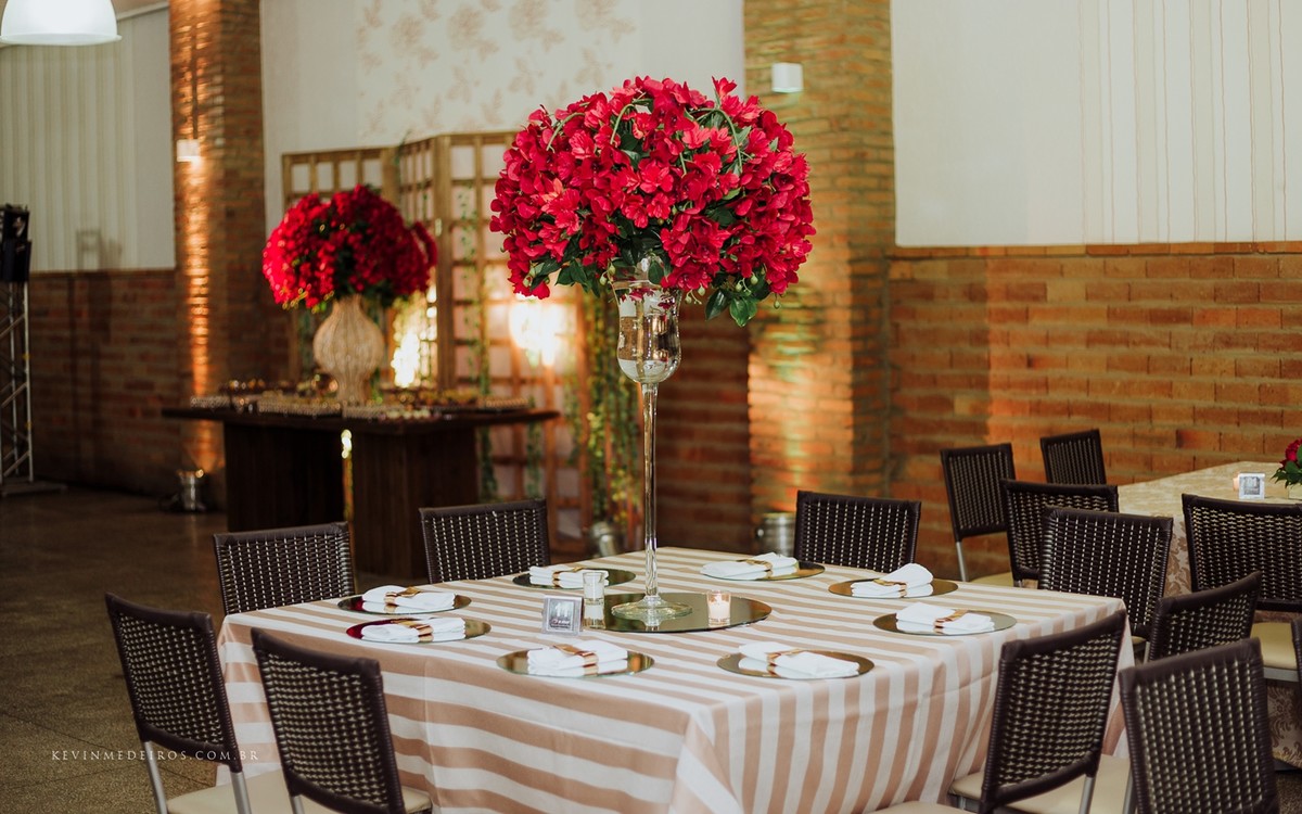 Decoração de recepção de formatura no Italian Grill em Direito PUCRS por Kevin Medeiros fotógrafo de Canoas, Porto Alegre e região RS