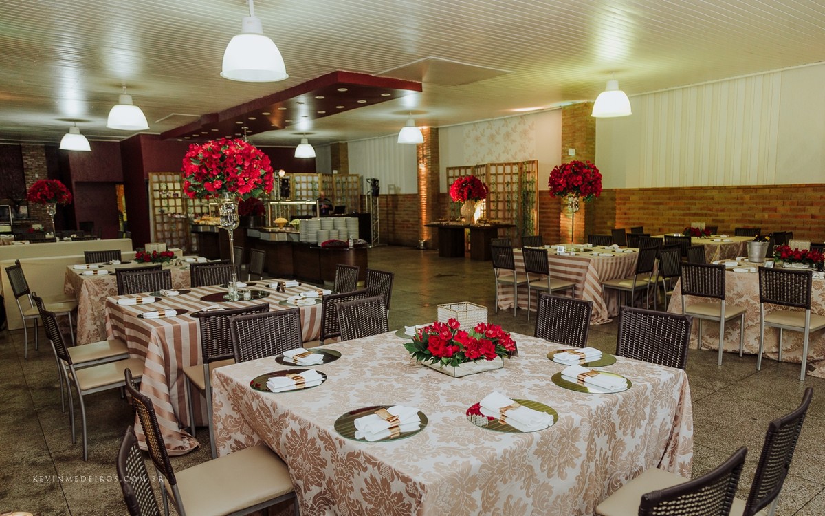 Decoração de recepção de formatura no Italian Grill em Direito PUCRS por Kevin Medeiros fotógrafo de Canoas, Porto Alegre e região RS