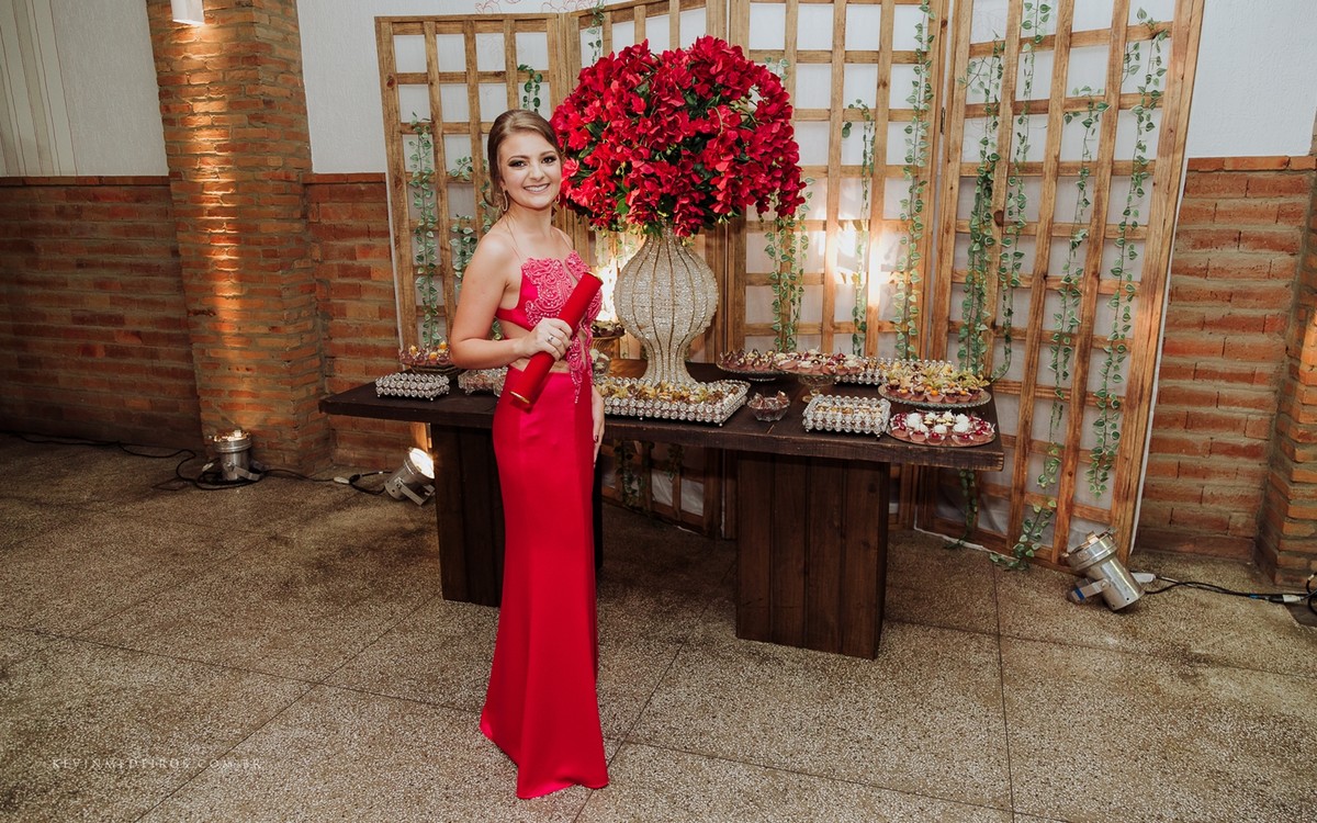 Recepção e festa de formatura da Clementina em Direito PUCRS no Italian Grill Porto Alegre por Kevin Medeiros fotógrafo de Canoas RS