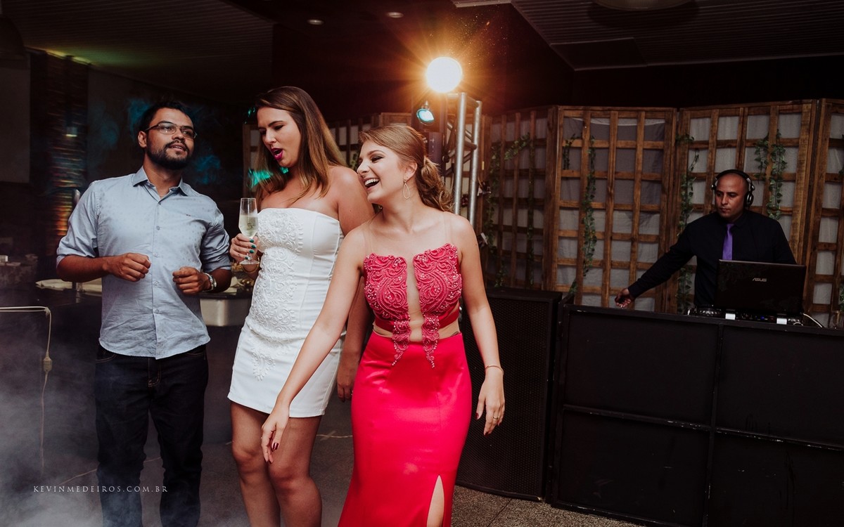 Recepção e festa de formatura da Clementina em Direito PUCRS no Italian Grill Porto Alegre por Kevin Medeiros fotógrafo de Canoas RS