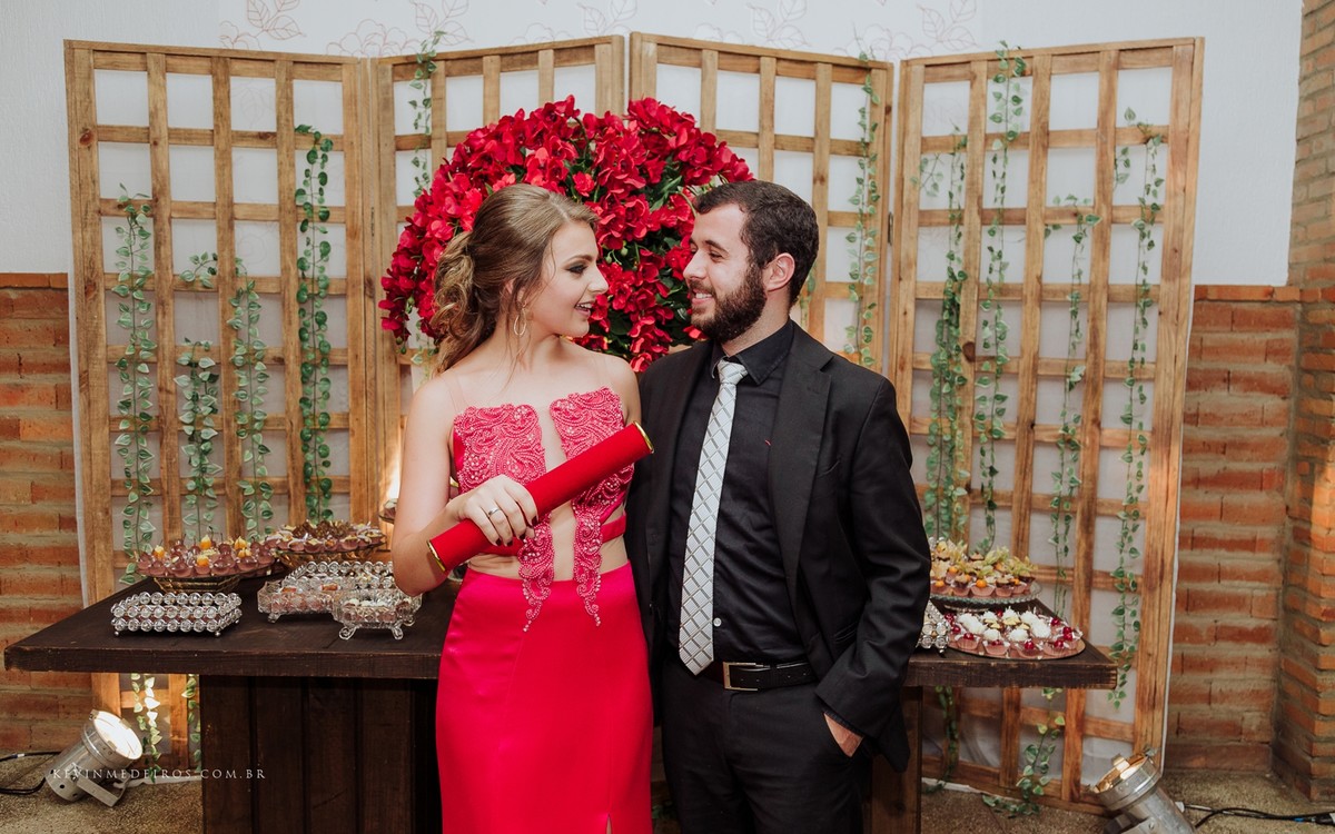 Recepção e festa de formatura da Clementina em Direito PUCRS no Italian Grill Porto Alegre por Kevin Medeiros fotógrafo de Canoas RS