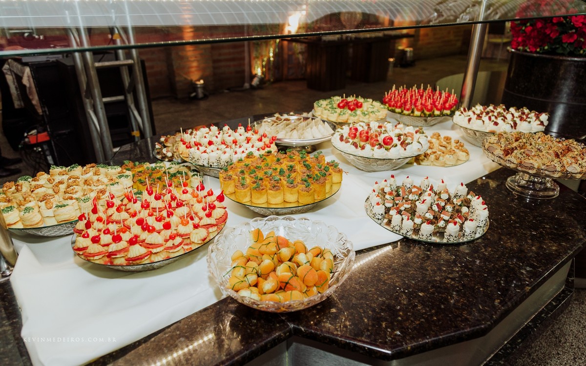 Decoração de recepção de formatura no Italian Grill em Direito PUCRS por Kevin Medeiros fotógrafo de Canoas, Porto Alegre e região RS