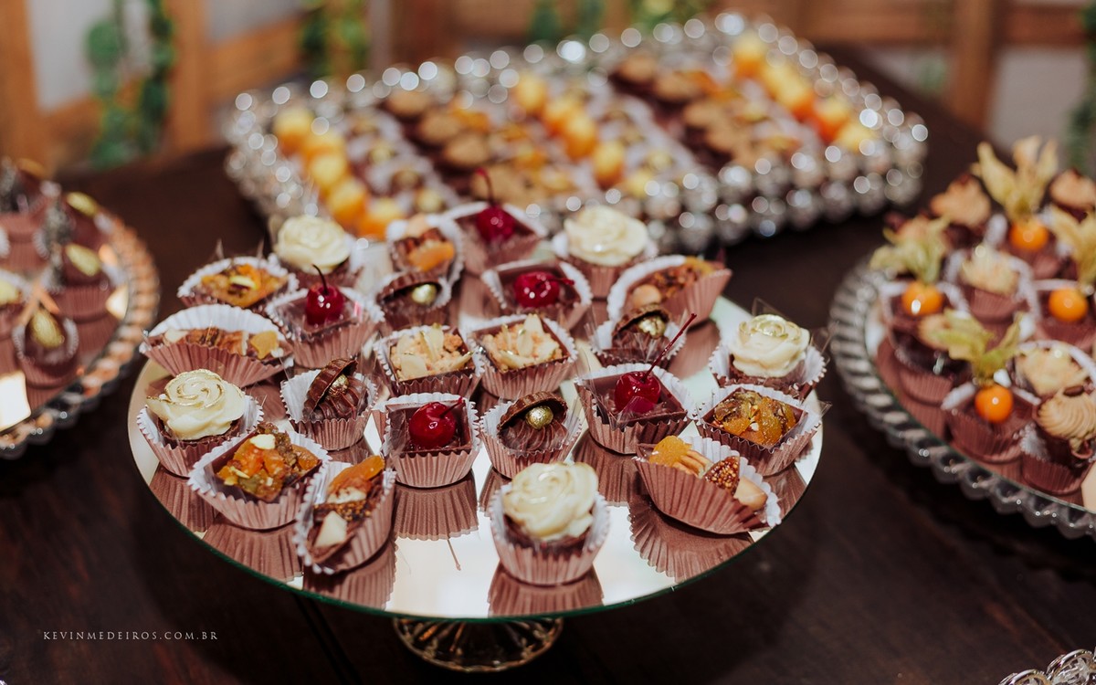 Decoração de recepção de formatura no Italian Grill em Direito PUCRS por Kevin Medeiros fotógrafo de Canoas, Porto Alegre e região RS