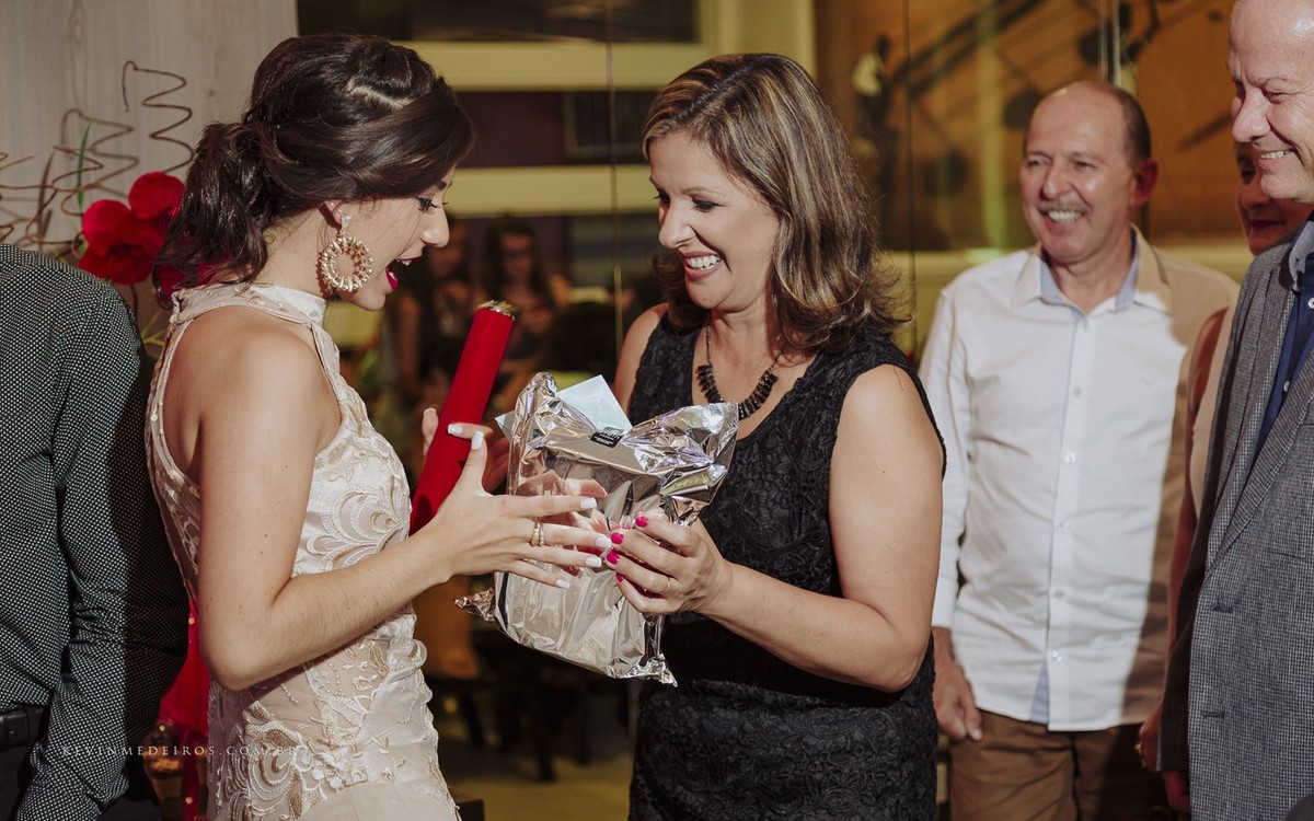 Recepção Festa de formatura da Karyme Hassan, formanda de Direito Uniritter no Restaurante Marquês Bier por Kevin Medeiros fotógrafo de Canoas, Porto Alegre e região rs
