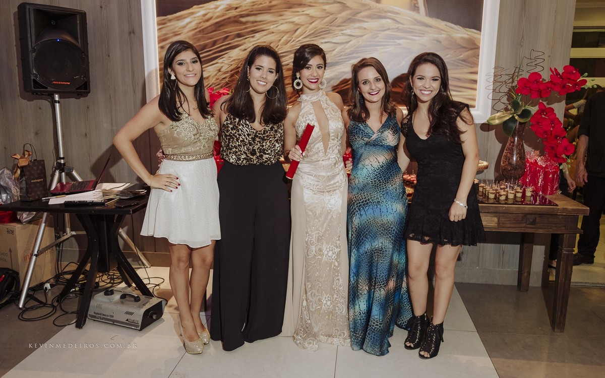 Recepção Festa de formatura da Karyme Hassan, formanda de Direito Uniritter no Restaurante Marquês Bier por Kevin Medeiros fotógrafo de Canoas, Porto Alegre e região rs