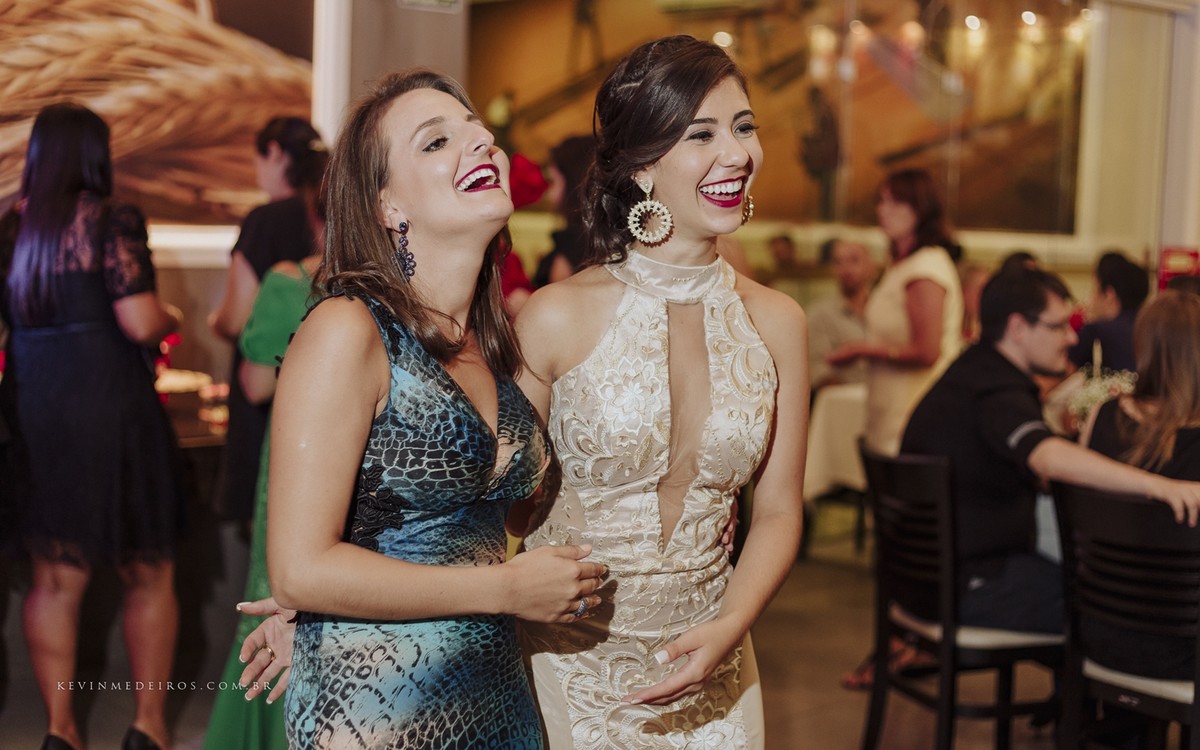 Recepção Festa de formatura da Karyme Hassan, formanda de Direito Uniritter no Restaurante Marquês Bier por Kevin Medeiros fotógrafo de Canoas, Porto Alegre e região rs