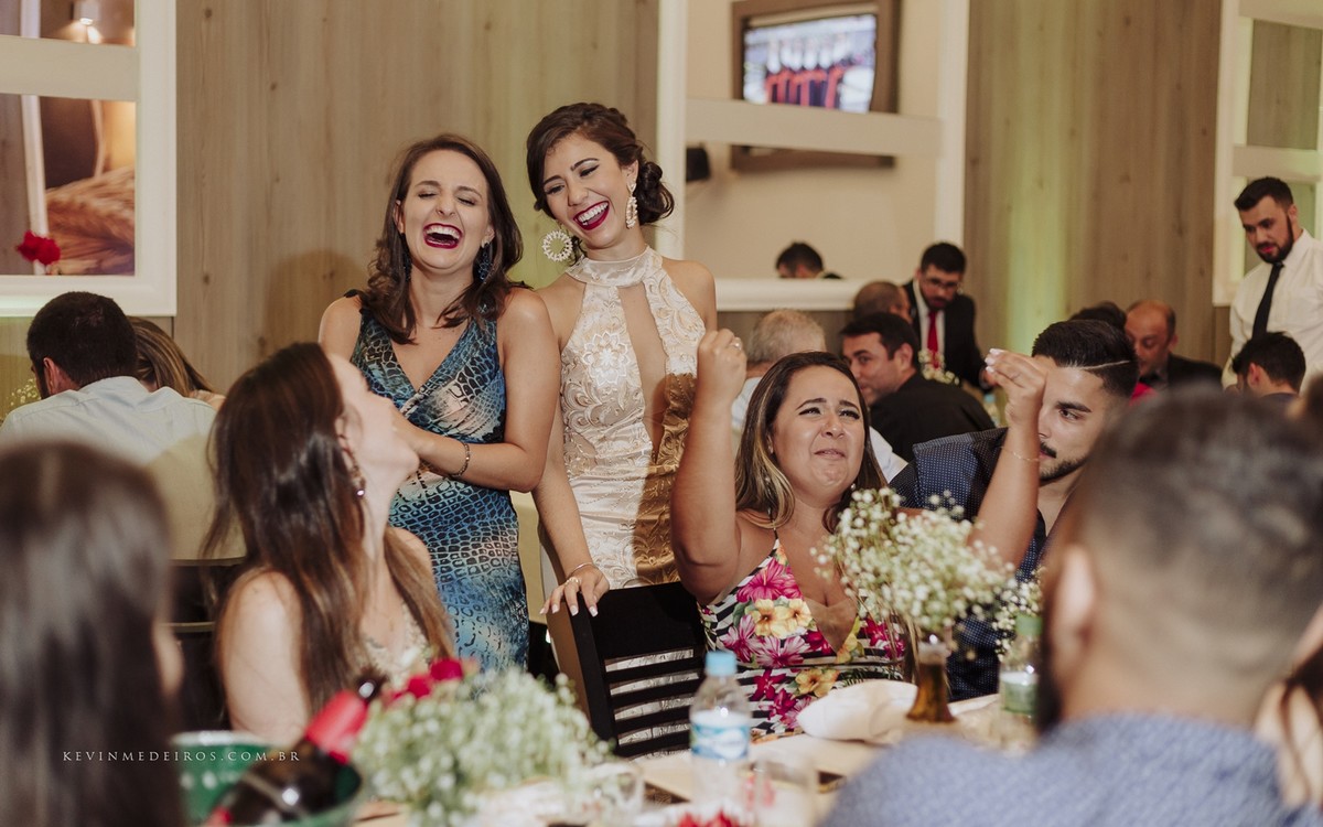 Recepção Festa de formatura da Karyme Hassan, formanda de Direito Uniritter no Restaurante Marquês Bier por Kevin Medeiros fotógrafo de Canoas, Porto Alegre e região rs