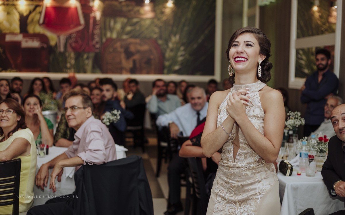 Recepção Festa de formatura da Karyme Hassan, formanda de Direito Uniritter no Restaurante Marquês Bier por Kevin Medeiros fotógrafo de Canoas, Porto Alegre e região rs