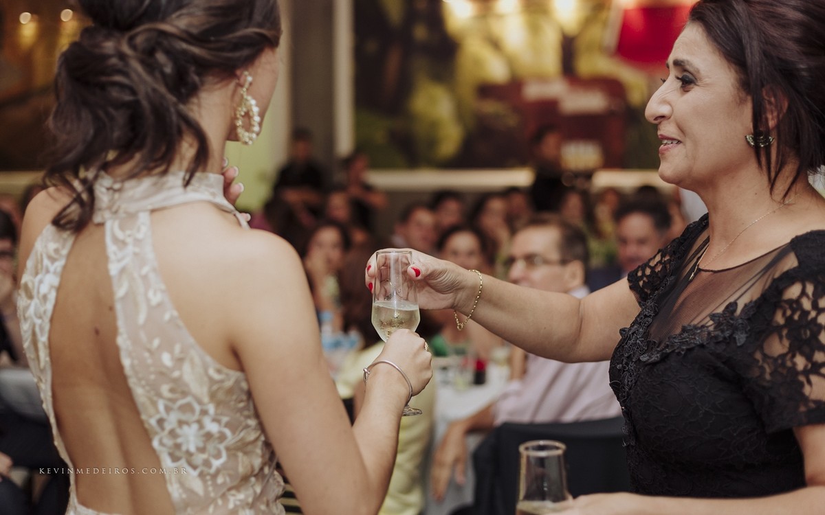 Recepção Festa de formatura da Karyme Hassan, formanda de Direito Uniritter no Restaurante Marquês Bier por Kevin Medeiros fotógrafo de Canoas, Porto Alegre e região rs
