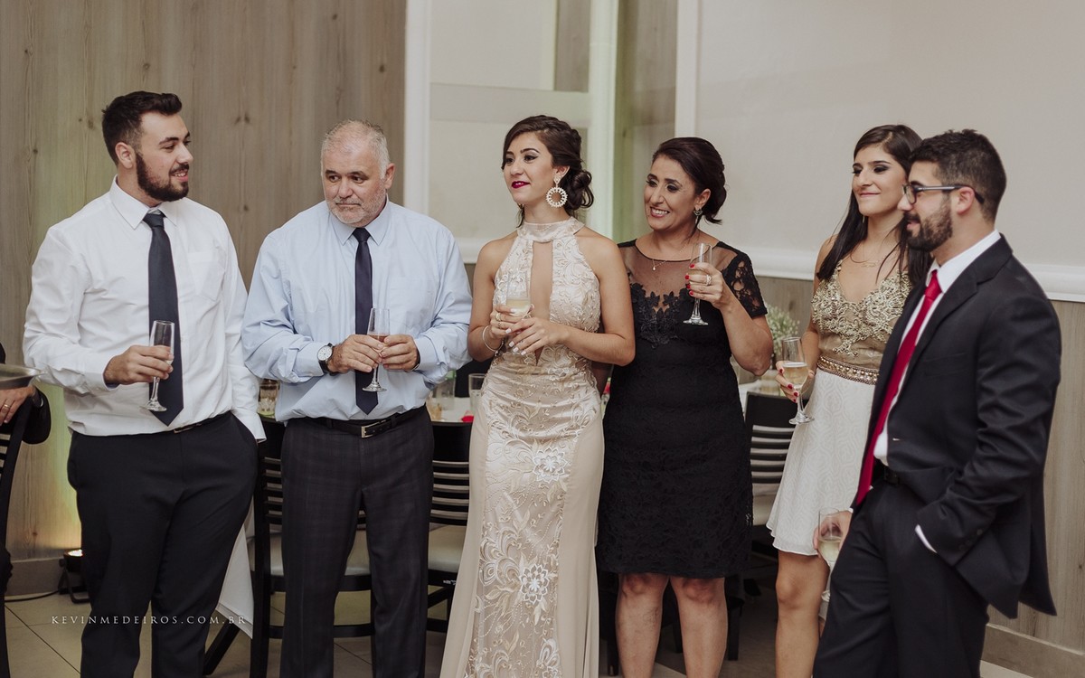 Recepção Festa de formatura da Karyme Hassan, formanda de Direito Uniritter no Restaurante Marquês Bier por Kevin Medeiros fotógrafo de Canoas, Porto Alegre e região rs