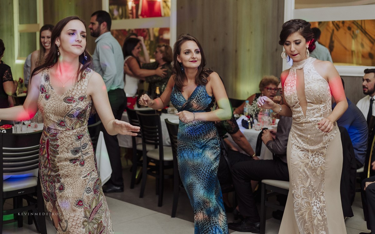 Recepção Festa de formatura da Karyme Hassan, formanda de Direito Uniritter no Restaurante Marquês Bier por Kevin Medeiros fotógrafo de Canoas, Porto Alegre e região rs