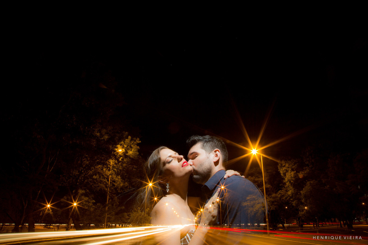 As luzes e o movimento do Eixão Norte, em Brasília