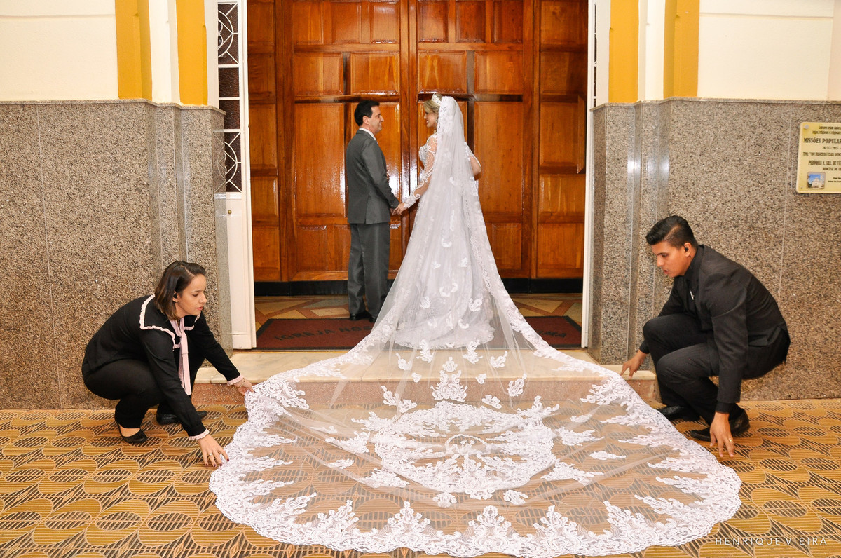 aquele segundo antes de abrir as portas da igreja