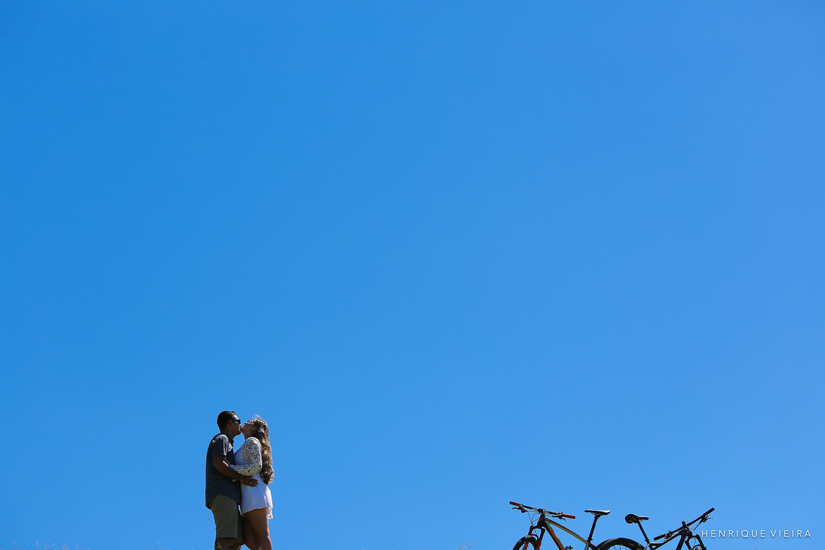 Josy, Guilherme, bikes em Horizonte Perdido