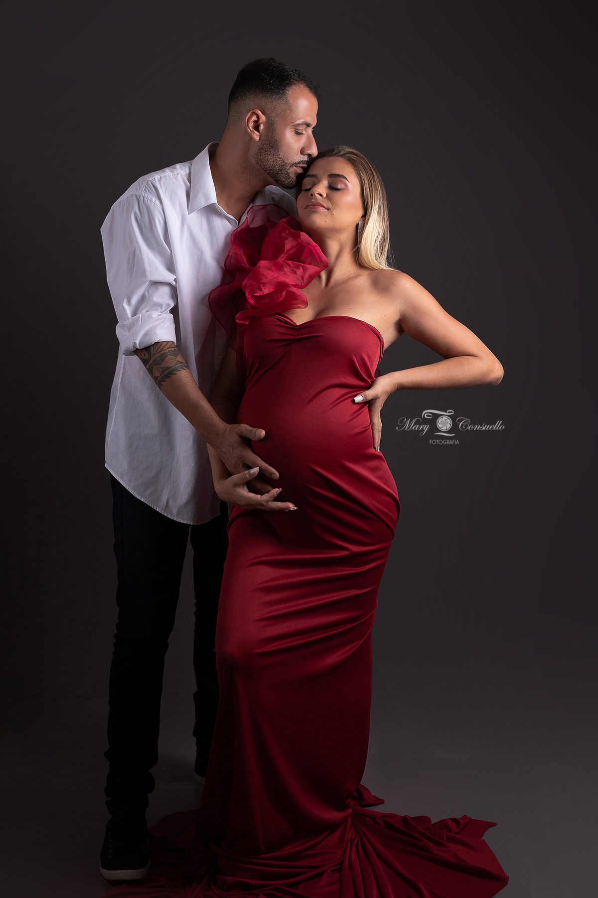 ensaio casal de gestante, foto de gestante com o marido