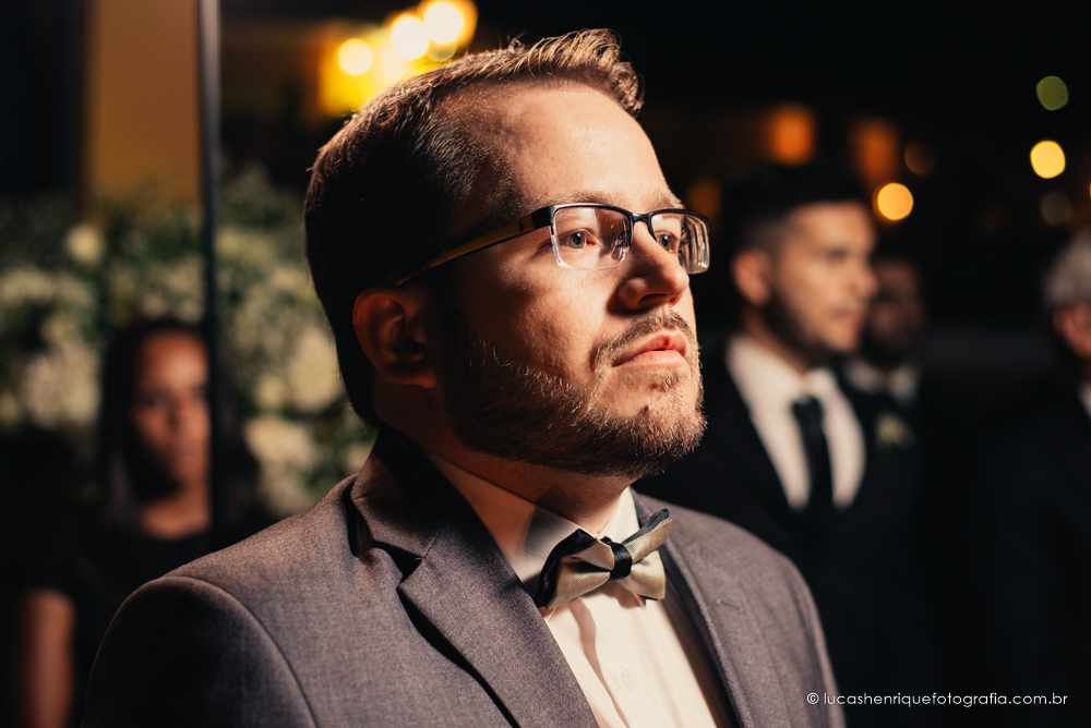 Noivo esperando sua noiva