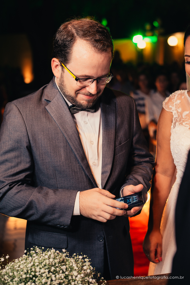 telefone tocando no meio da cerimonia