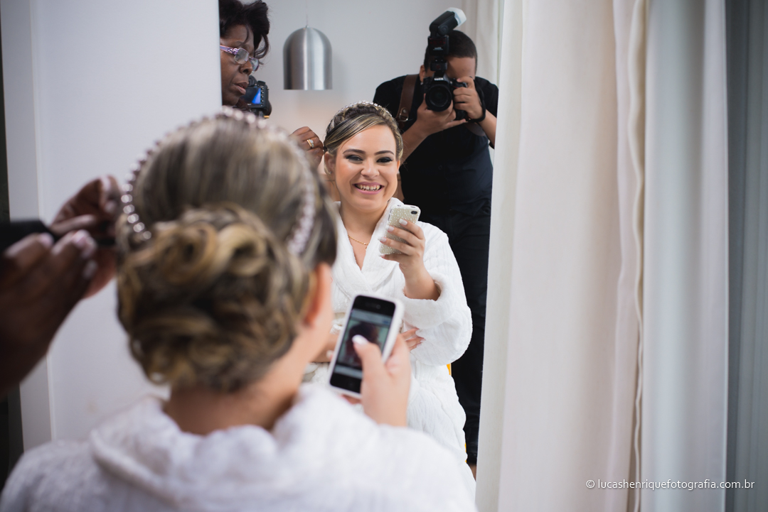 Lucas Henrique Fotografias, Fotografo de Casamento,Criatividade, Fotografo Criativo,bride, Lucas Henrique, Lucas Fotografo,Casar de dia, Photo,Love,Vestido de Noiva,Vestido,Noivo, Making of, Making of do noivo, Making off, Fotografo,Fotografo em Niter&oac