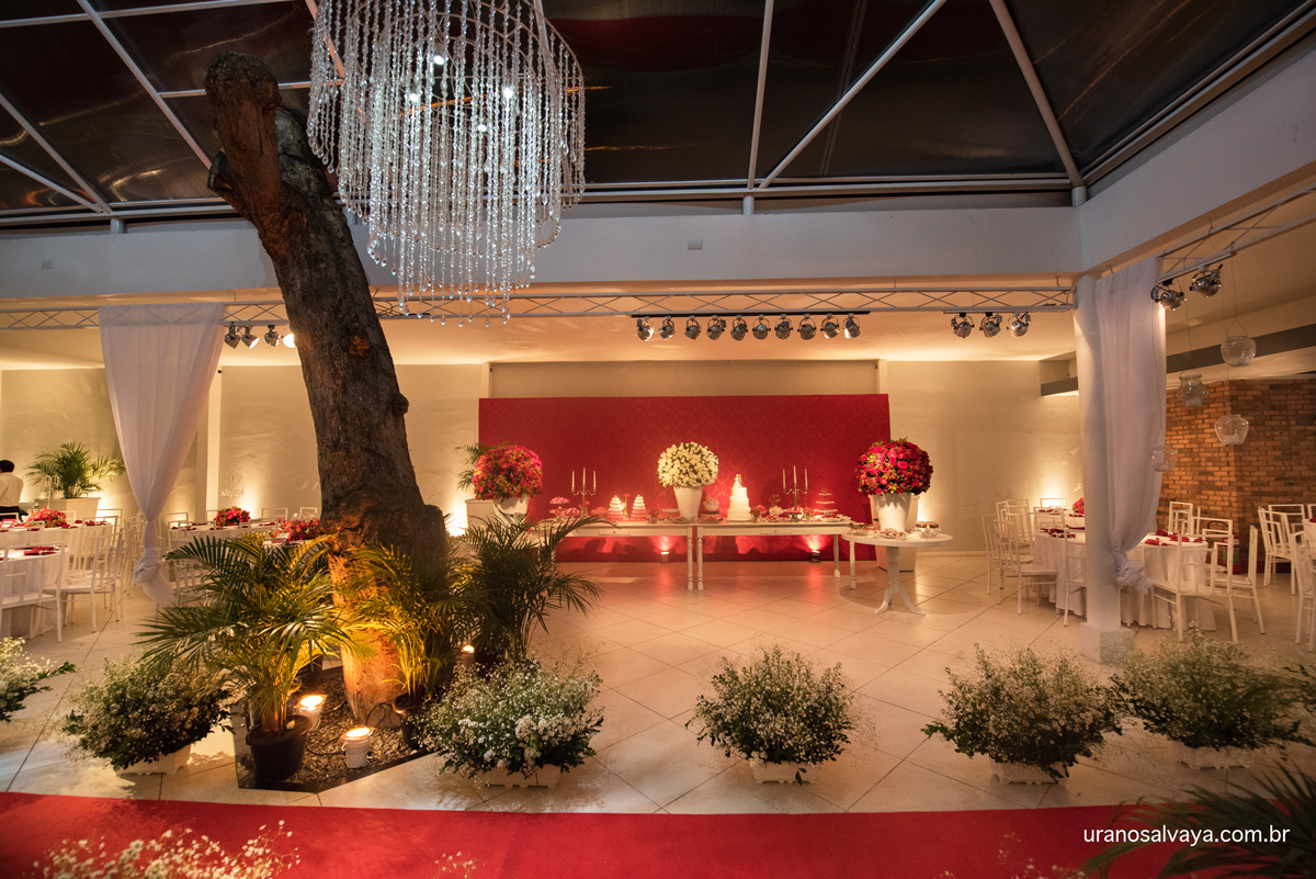 Decoração em vermelho Casa Fróes