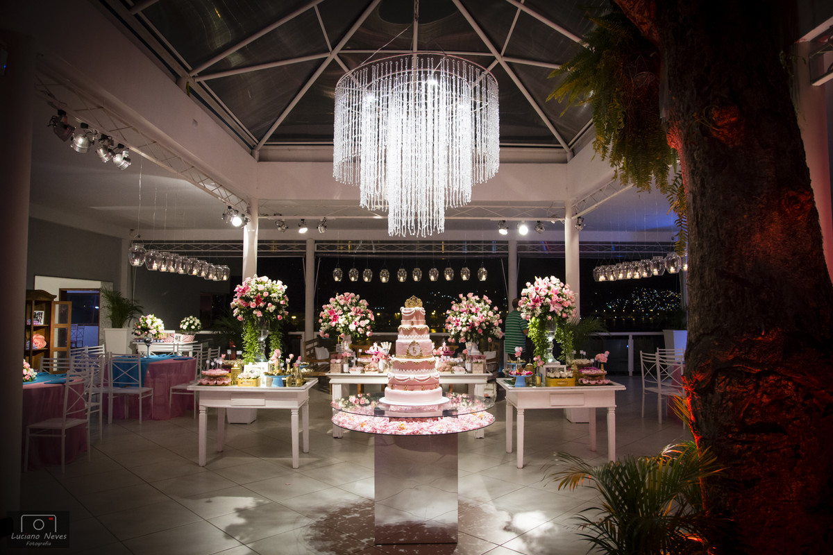 Mesa principal de 15 anos