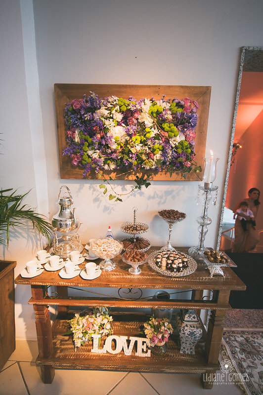 Decoração aparador romântica Casa Fróes Niterói