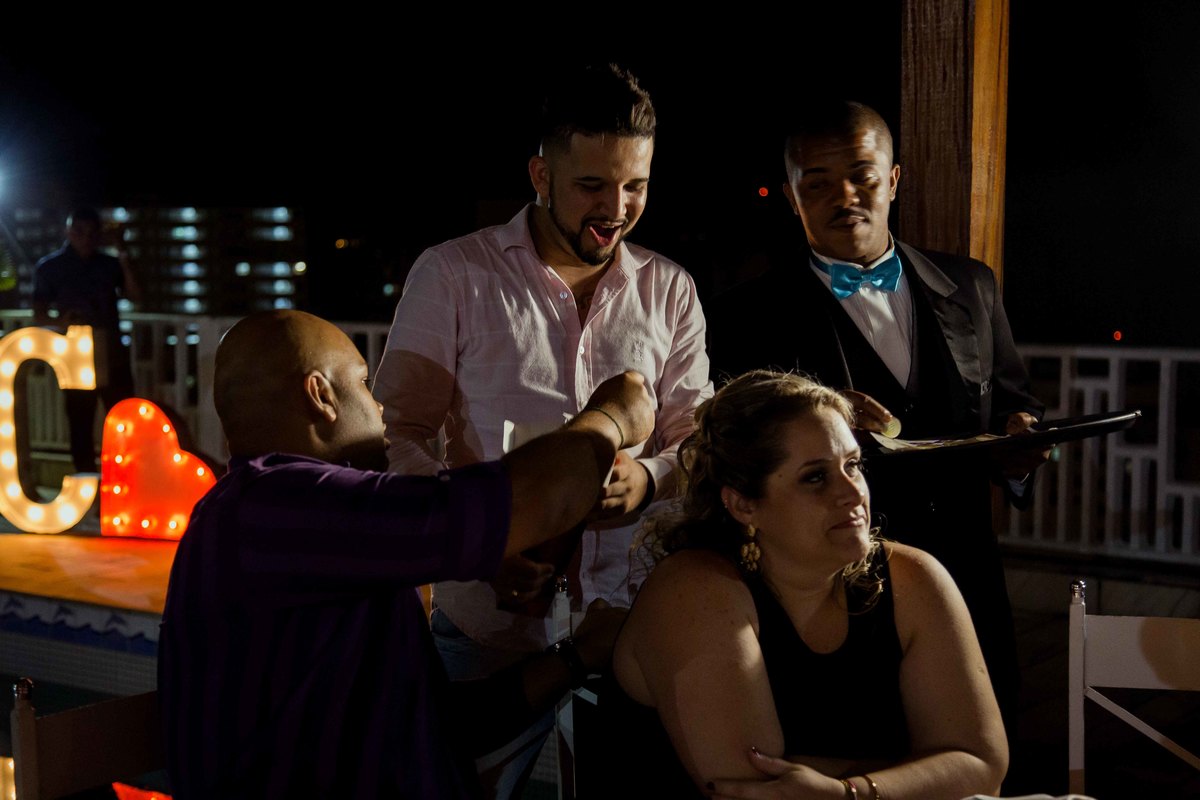 gravata, sapato, sapatinho da noiva  dinheiro, casamento, festa, noivos, recanto allegro, sao vicente