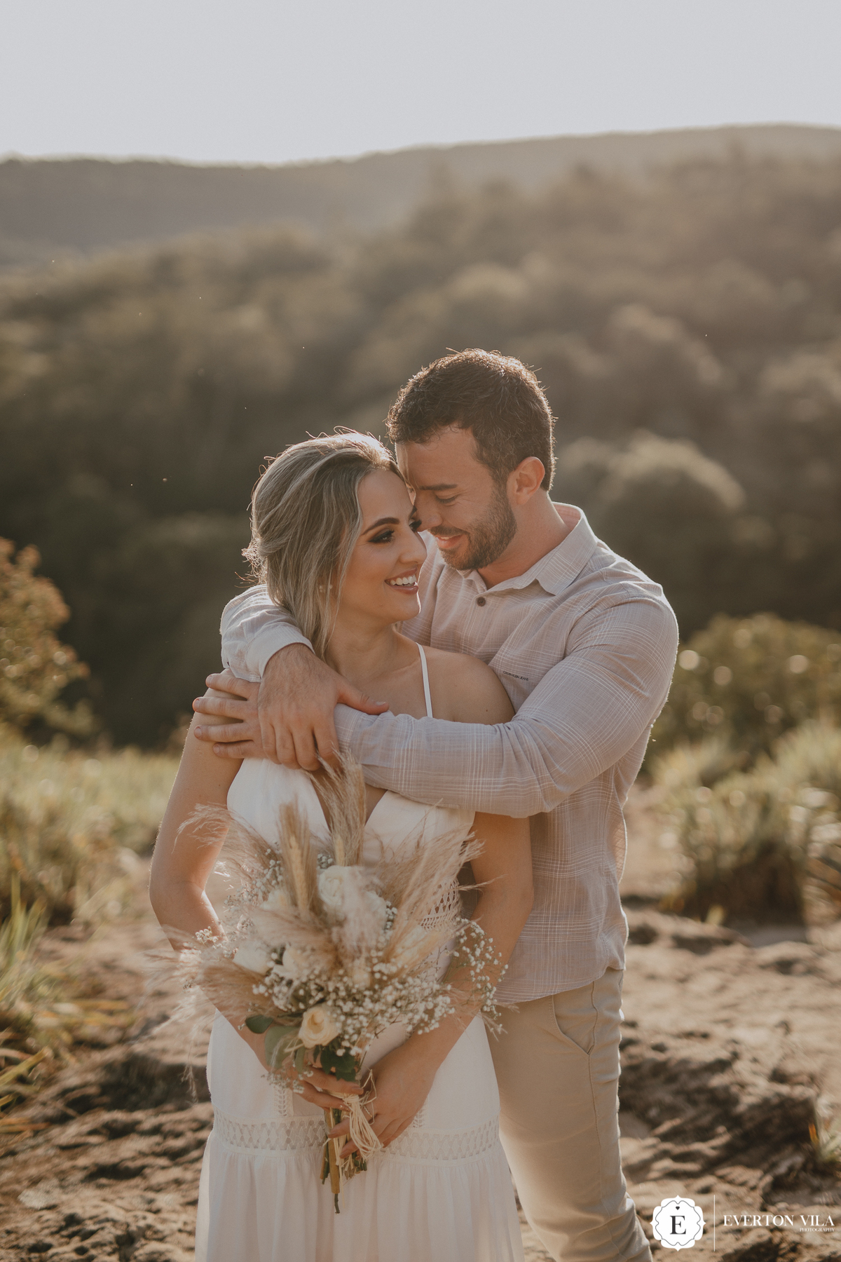 ensaio lindo de casal na montanha