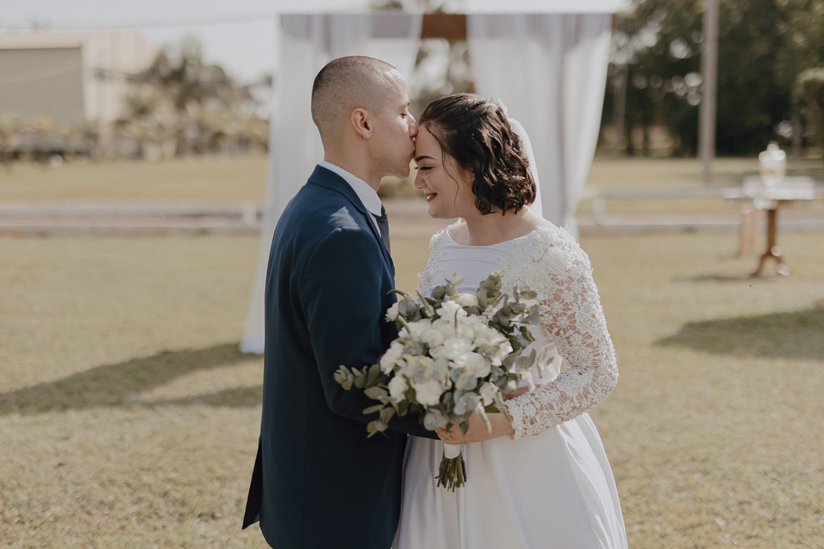 Encontro do noivo e da noiva 