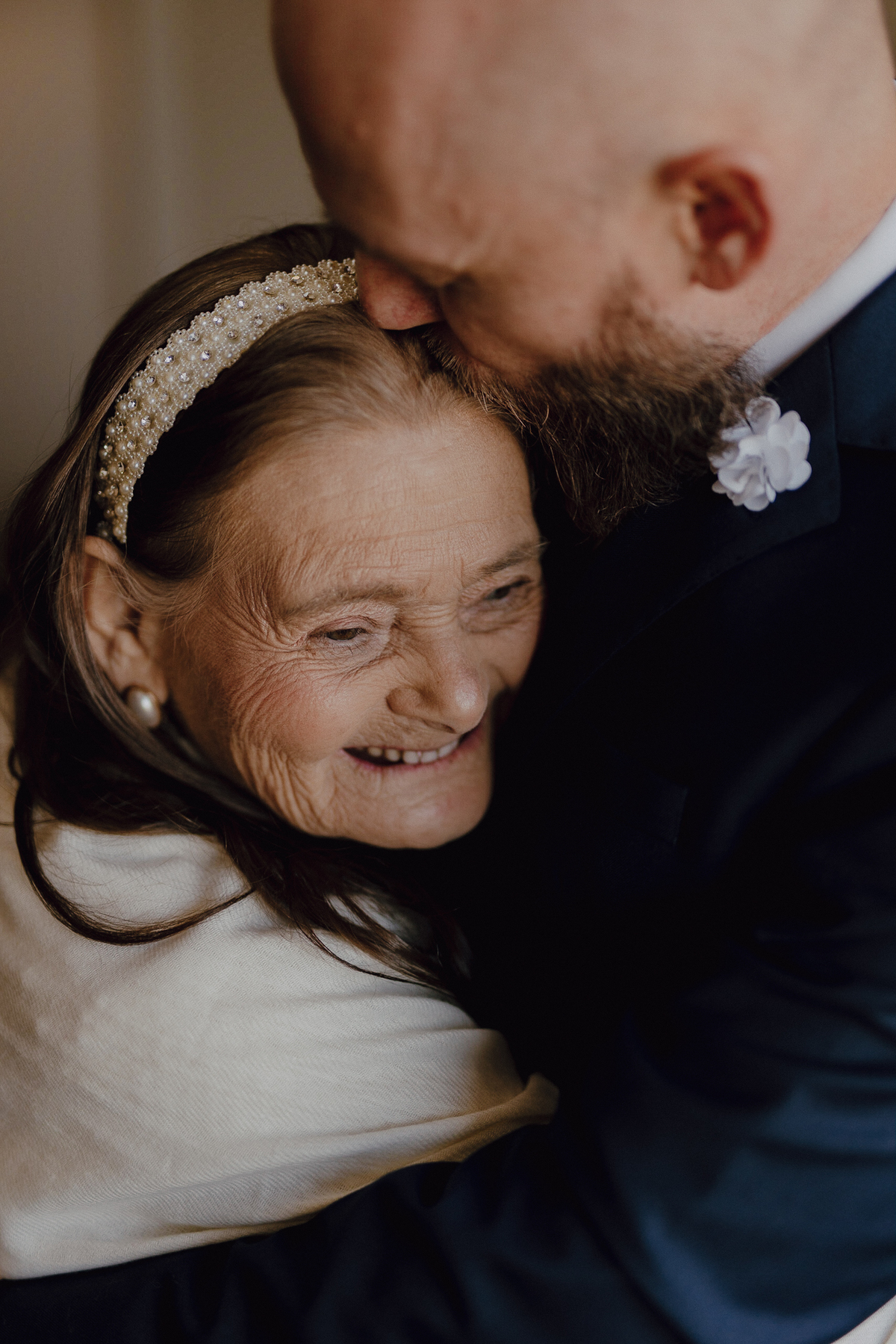 Abraço da Avó do Noivo 