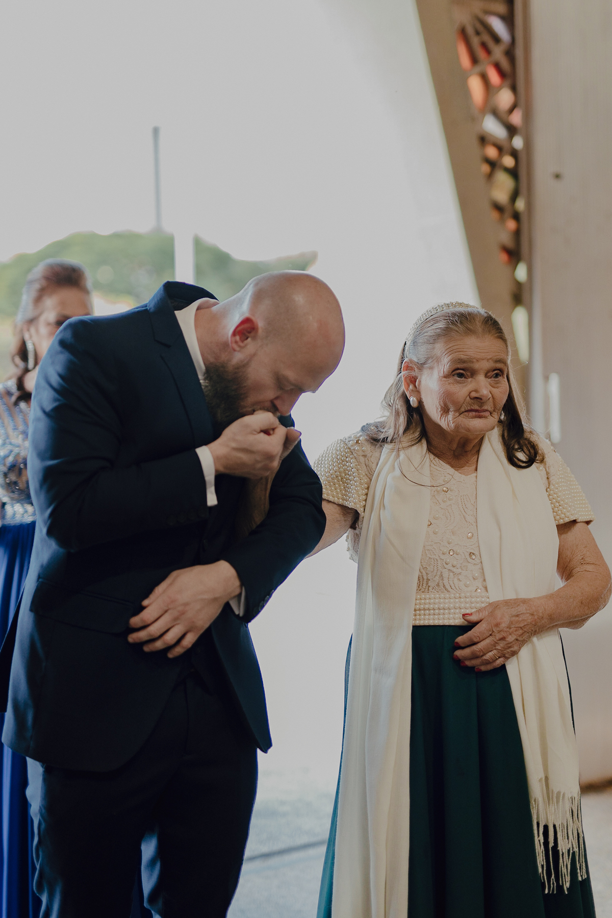 Entrada do noivo com sua Avó