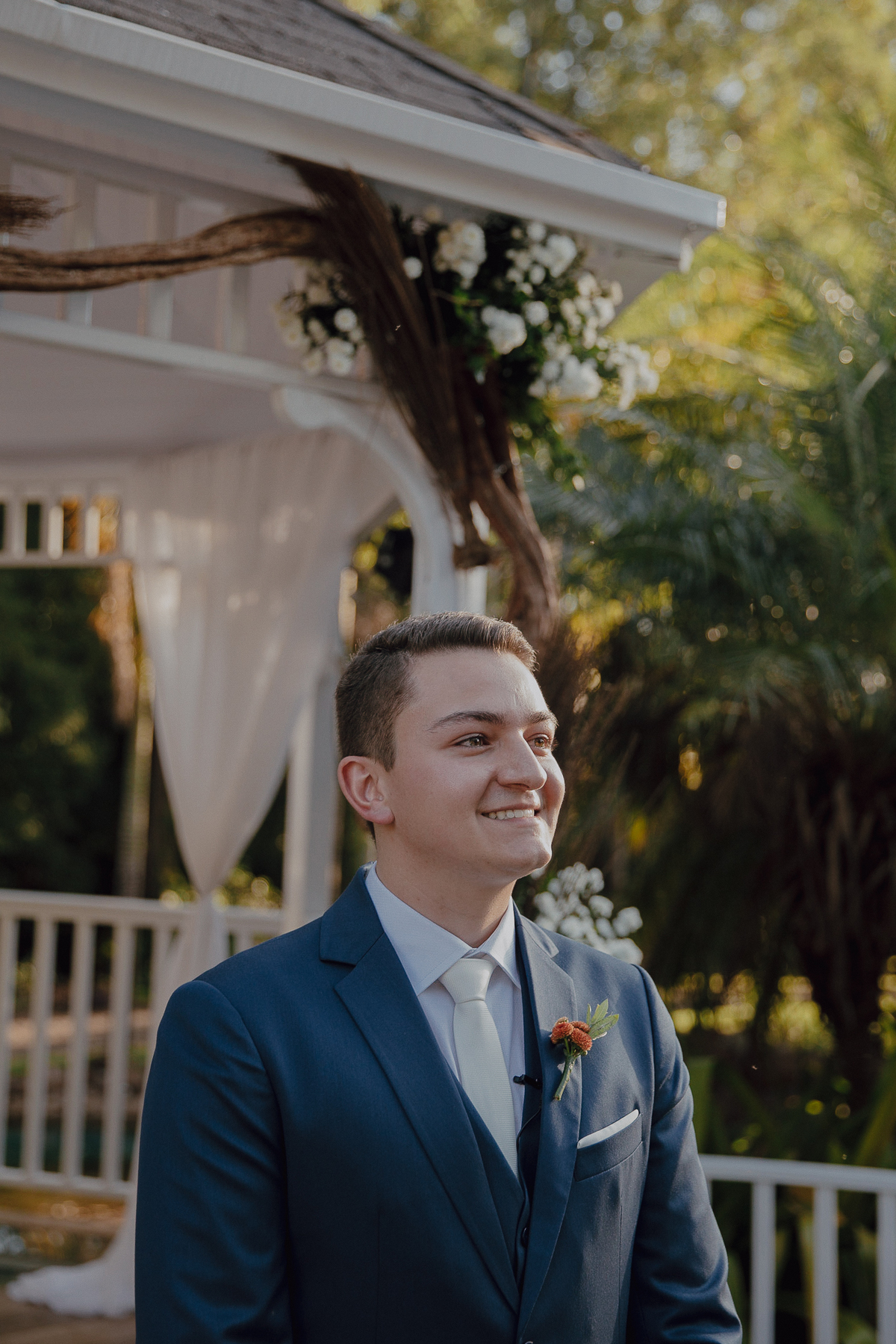 Reação do noivo com a entrada da noiva 