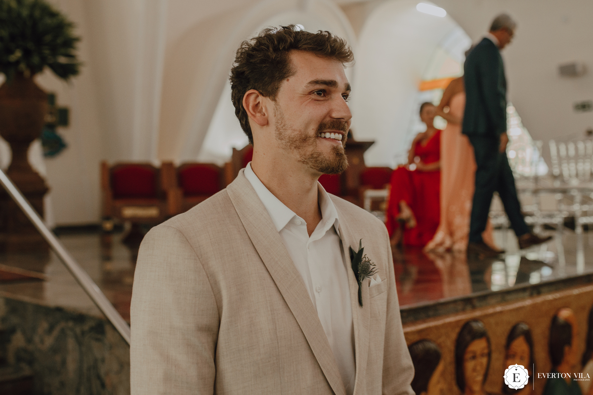 Noivo a espera da sua noiva 