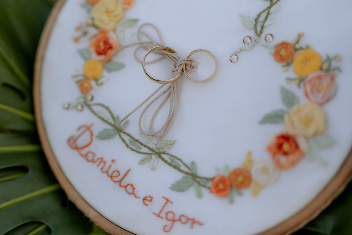 Bastidor porta aliança personalizado