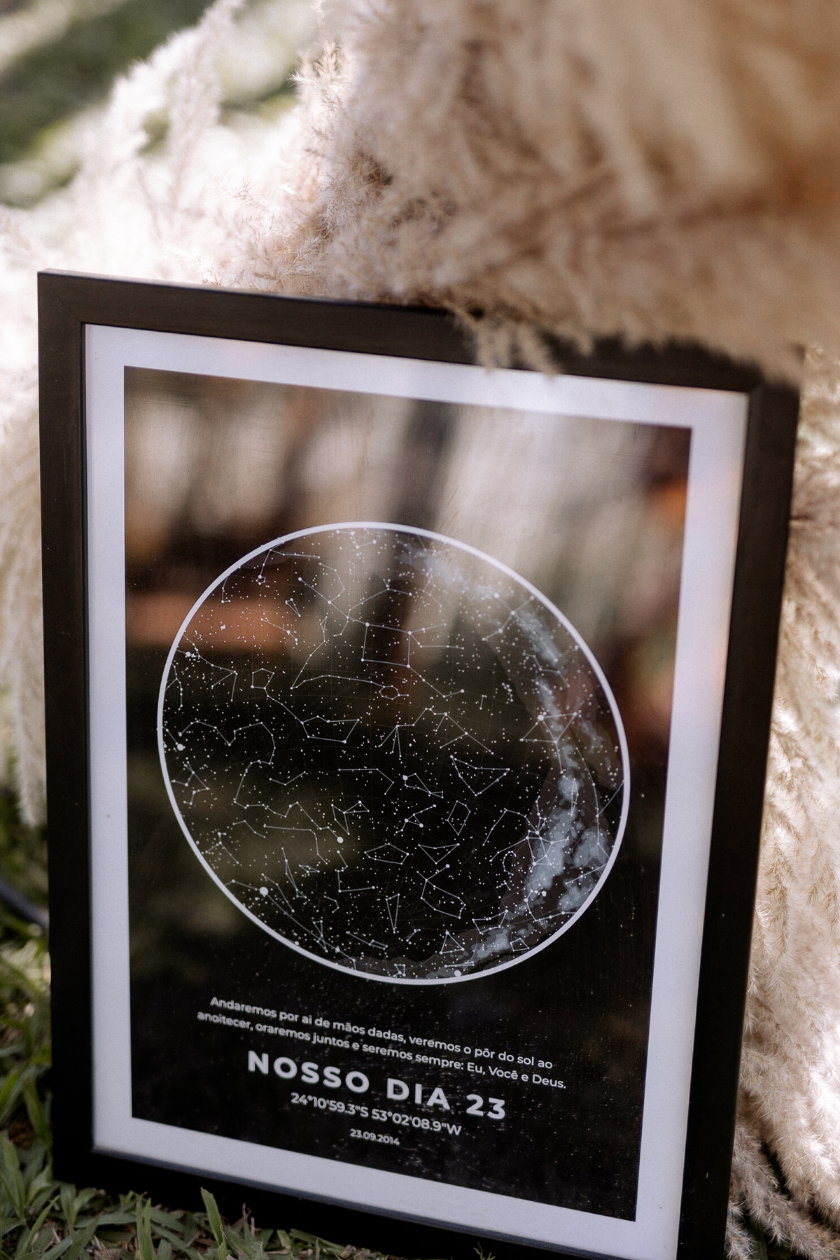 Plaquinha com a constelação de uma data importante para o casal 