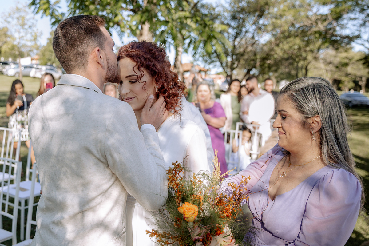 Encontro do noiva com a noiva na cerimônia