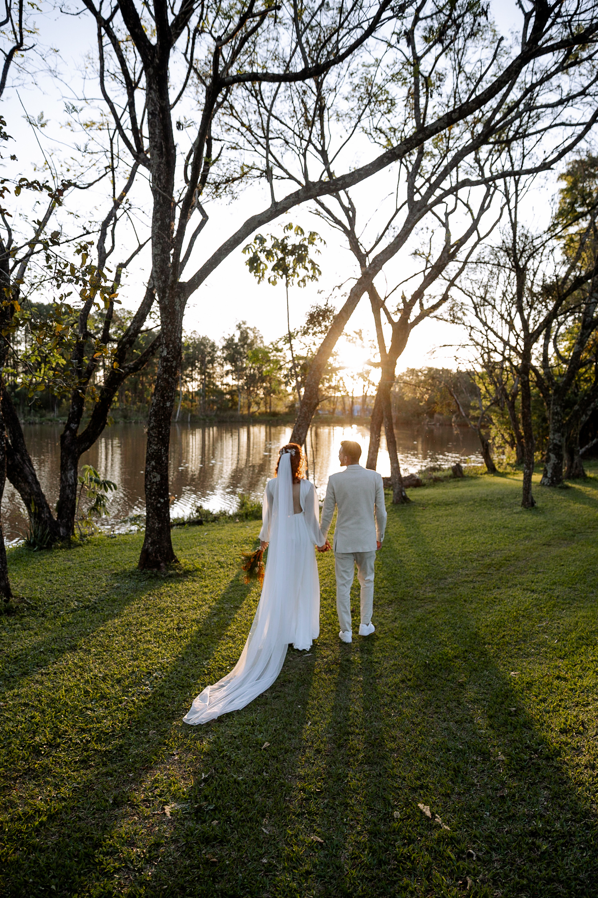 Ensaio pós cerimônia a beira do lago 