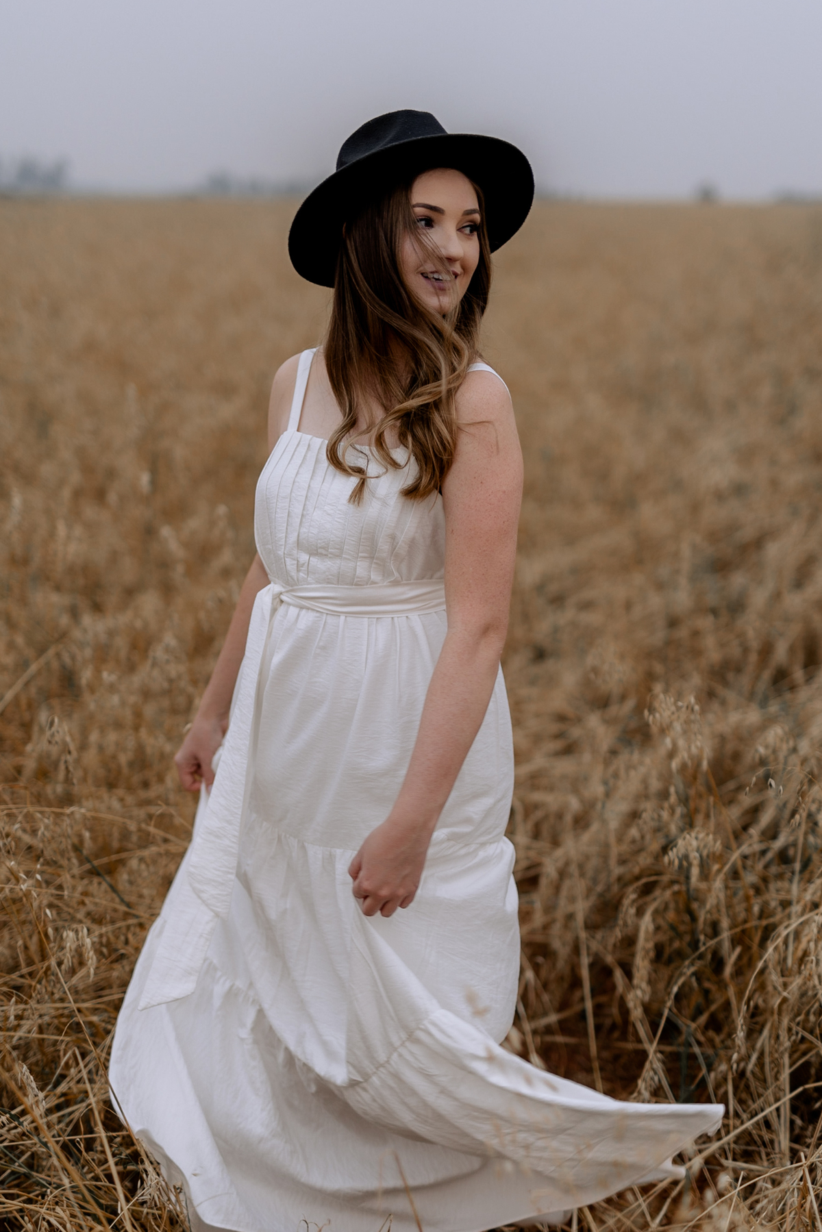 Inspiração de ensaio feminino no campo 
