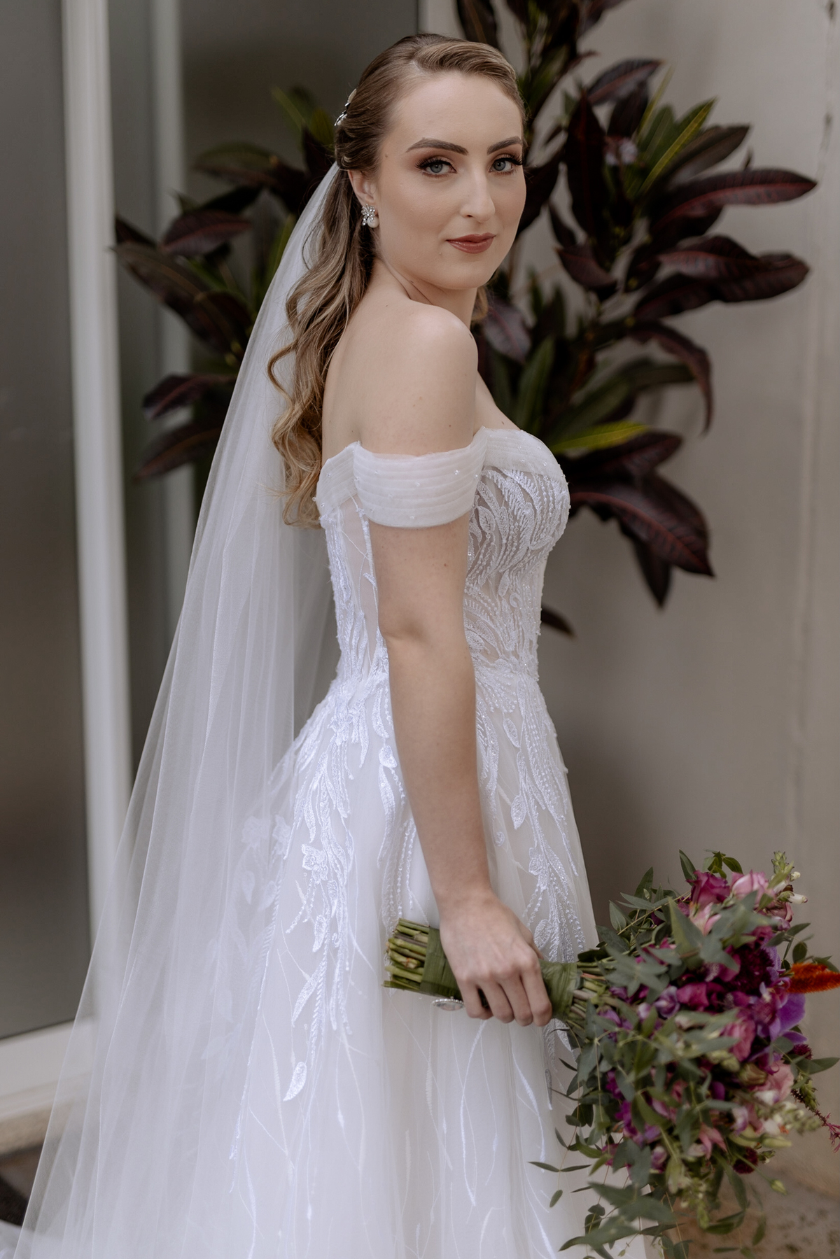 Inspiração de vestido com decote ombro a ombro