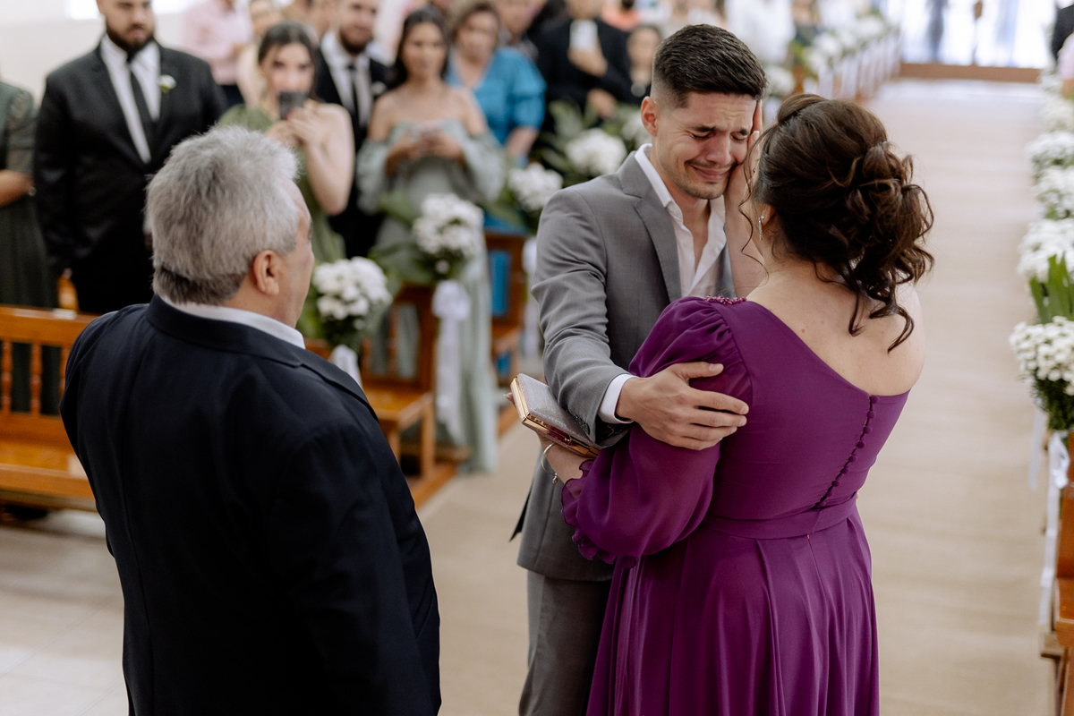 Entrada emocionante do noivo 