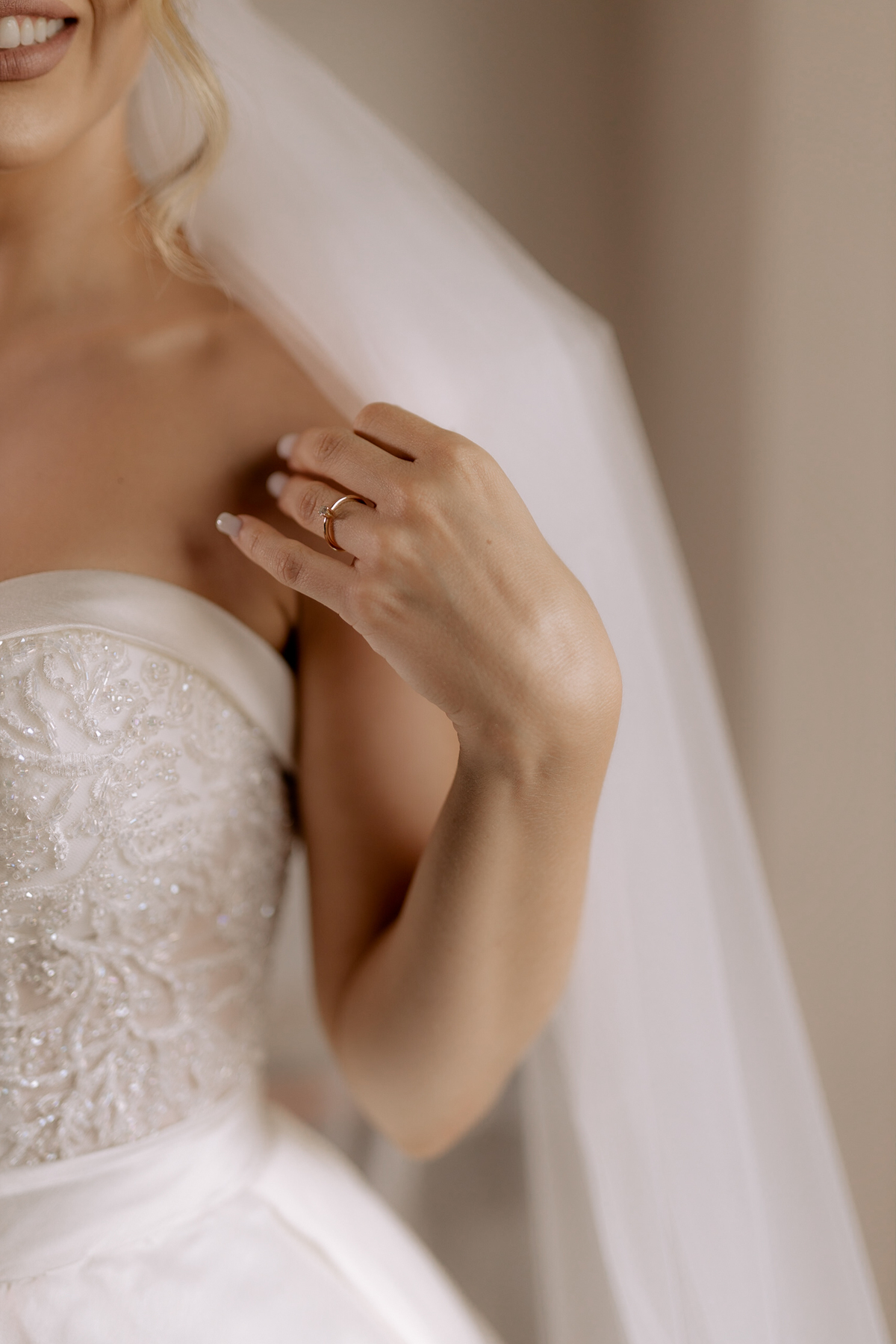 Detalhe da noiva antes da cerimônia