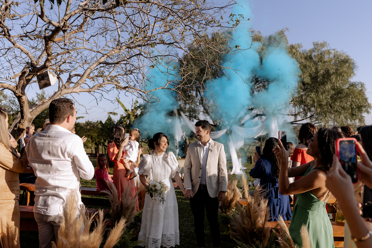 Reação do noivo esperando a revelação do sexo do baby