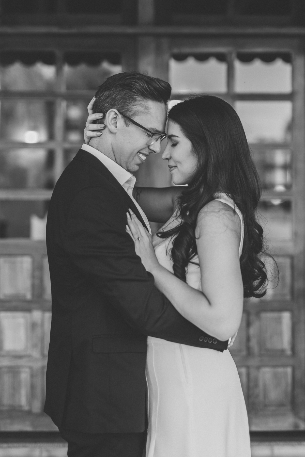 Casal em ensaio pré wedding no haras