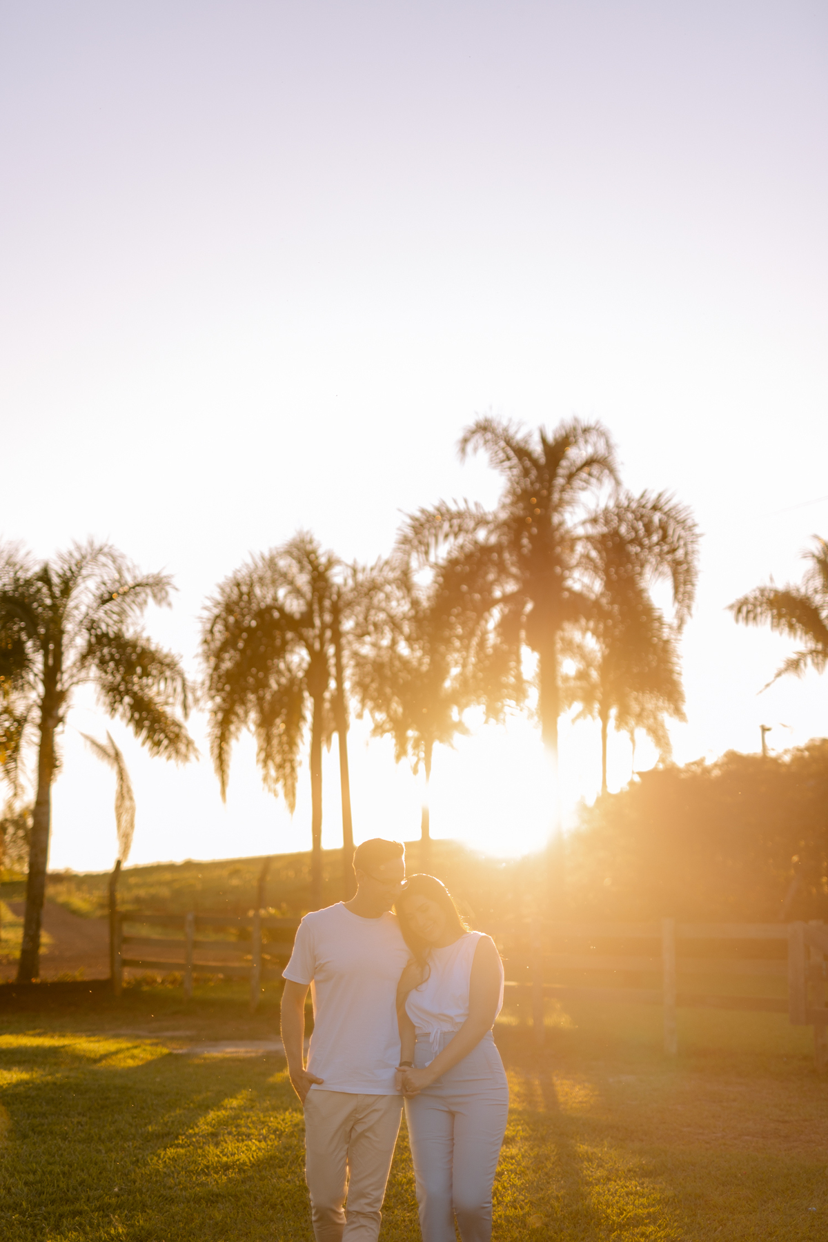 Fotos no por do sol de casal