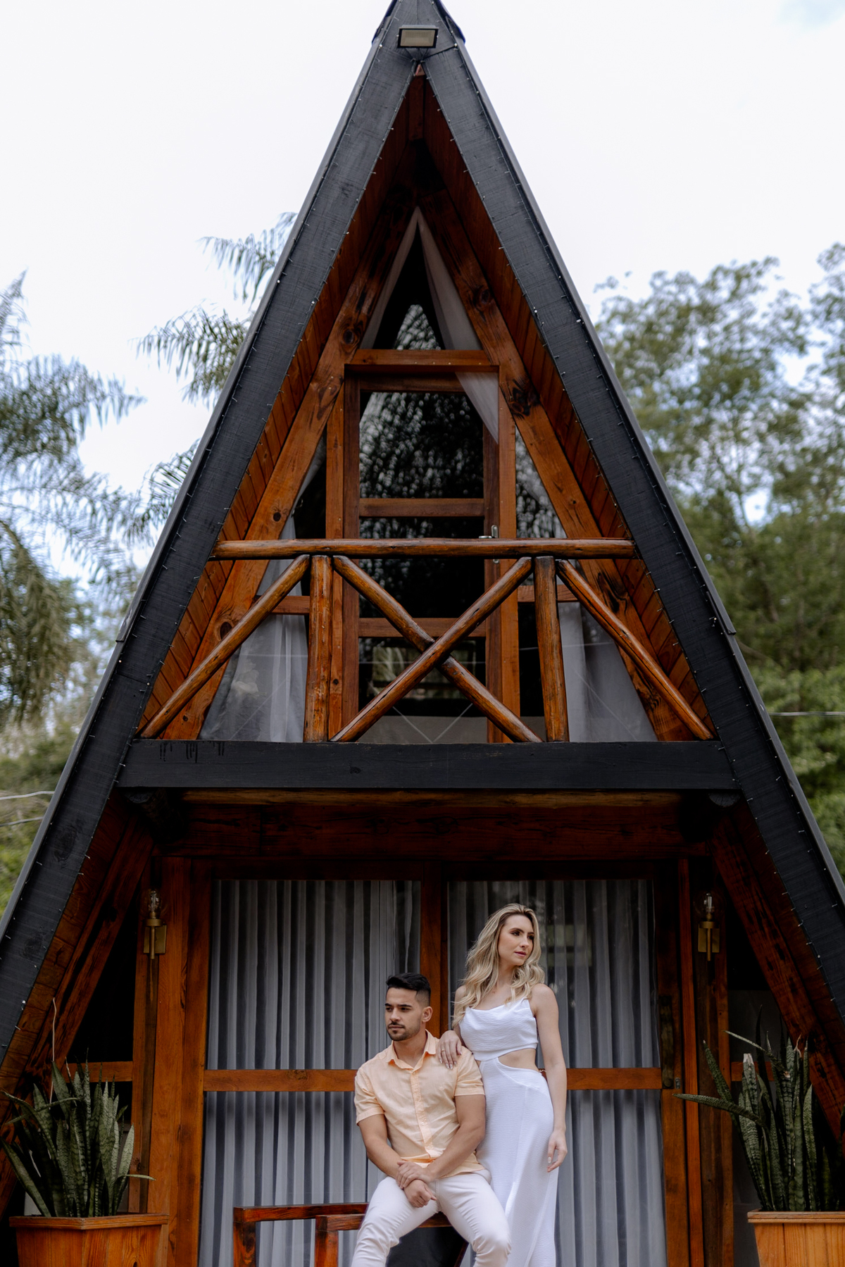 retrato de casal em ensaio na cabana 