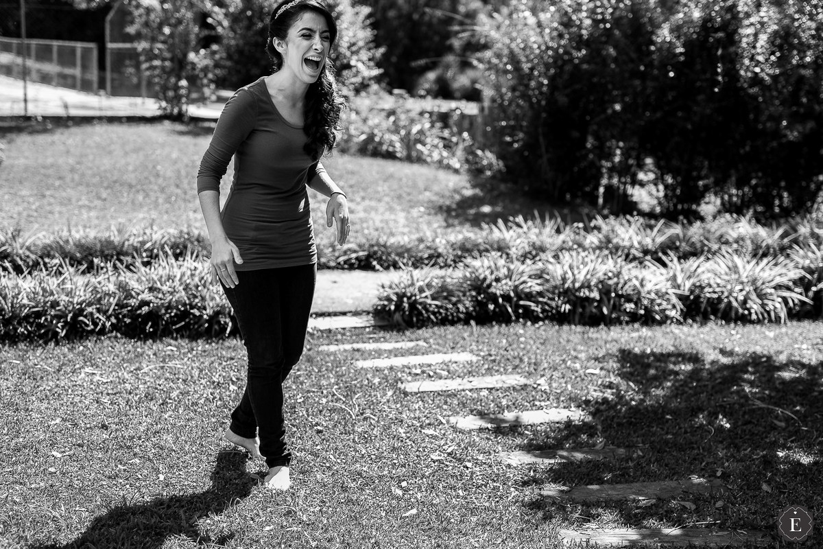 noiva sorrindo e feliz para o casamento em curitiba